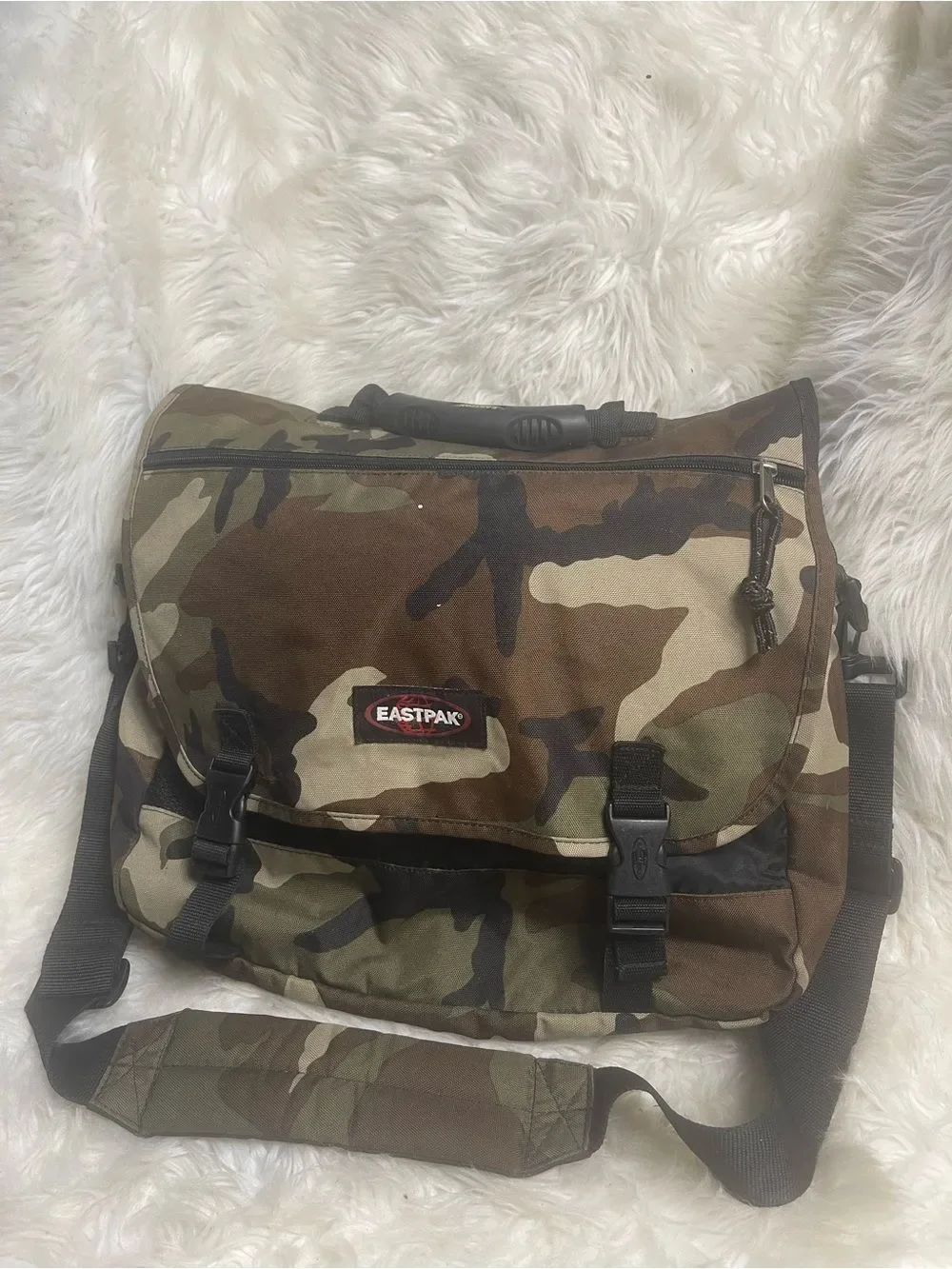 Eastpak Camo Messenger Bag in Green ,Brown & Brown padded laptop compartment.